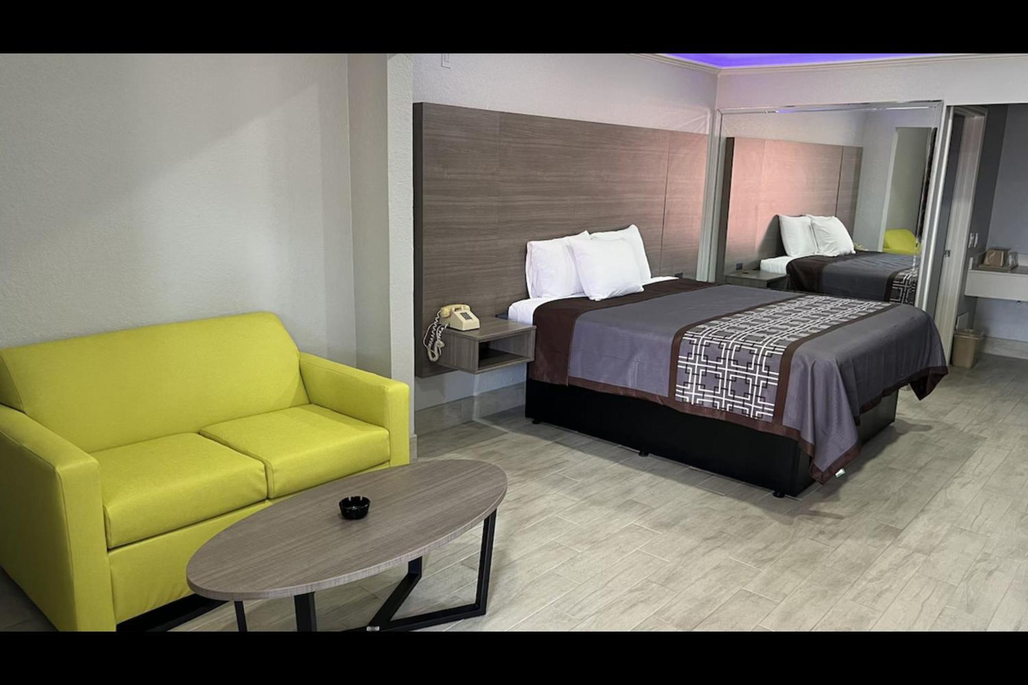 Kiwi Inn Willowbrook Hwy249 Louetta ภายนอก รูปภาพ